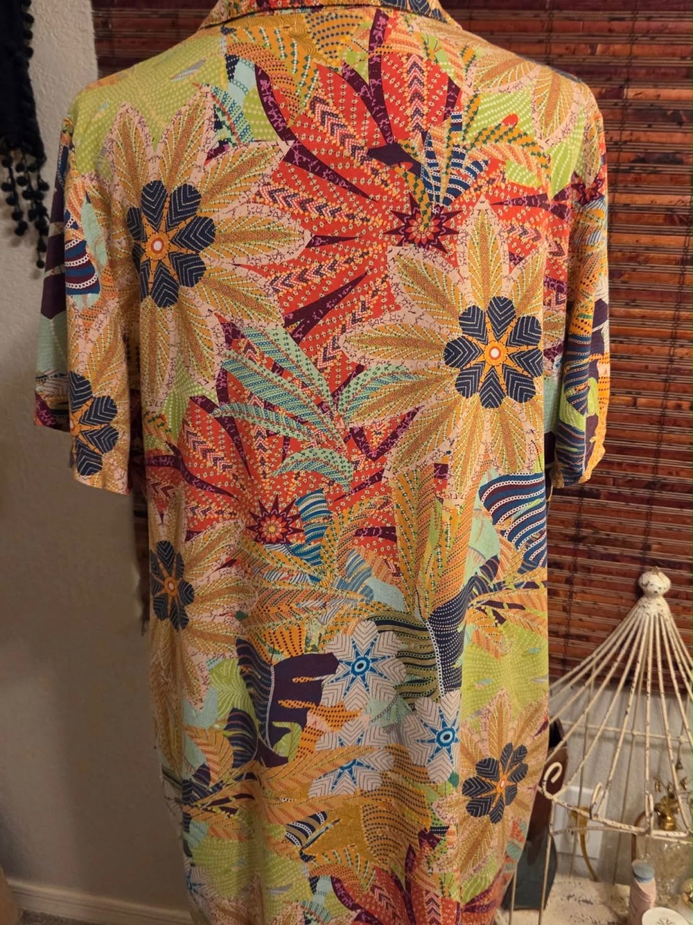 Women’s Short-Sleeve Tropical Print Tunic in Multi - Picture 4 of 6